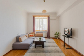 1BR City Gem Sunset Balcony Self-enter Keygo 19
